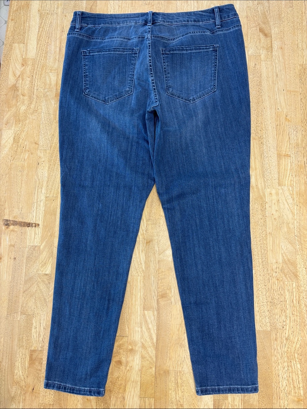 NWT Lane Bryant Plus Size 16 Floral Applique Embroidered Skinny Jeans Cropped - Picture 8 of 8